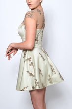 Charger l'image dans la galerie, isabell-kristensen-monaco-boutique-robe-soiree-cocktail-face-vert-pale-profil