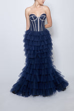 Charger l&#39;image dans la galerie, isabell-kristensen-monaco-boutique-robe-soiree-tulle-corset-cristal-face-bleu-marine
